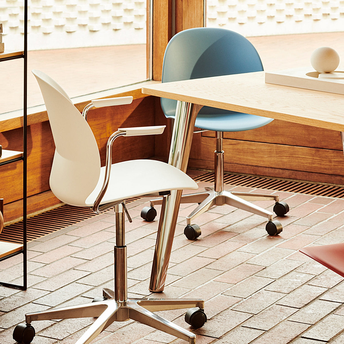 N02 Recycle Swivel Armchair