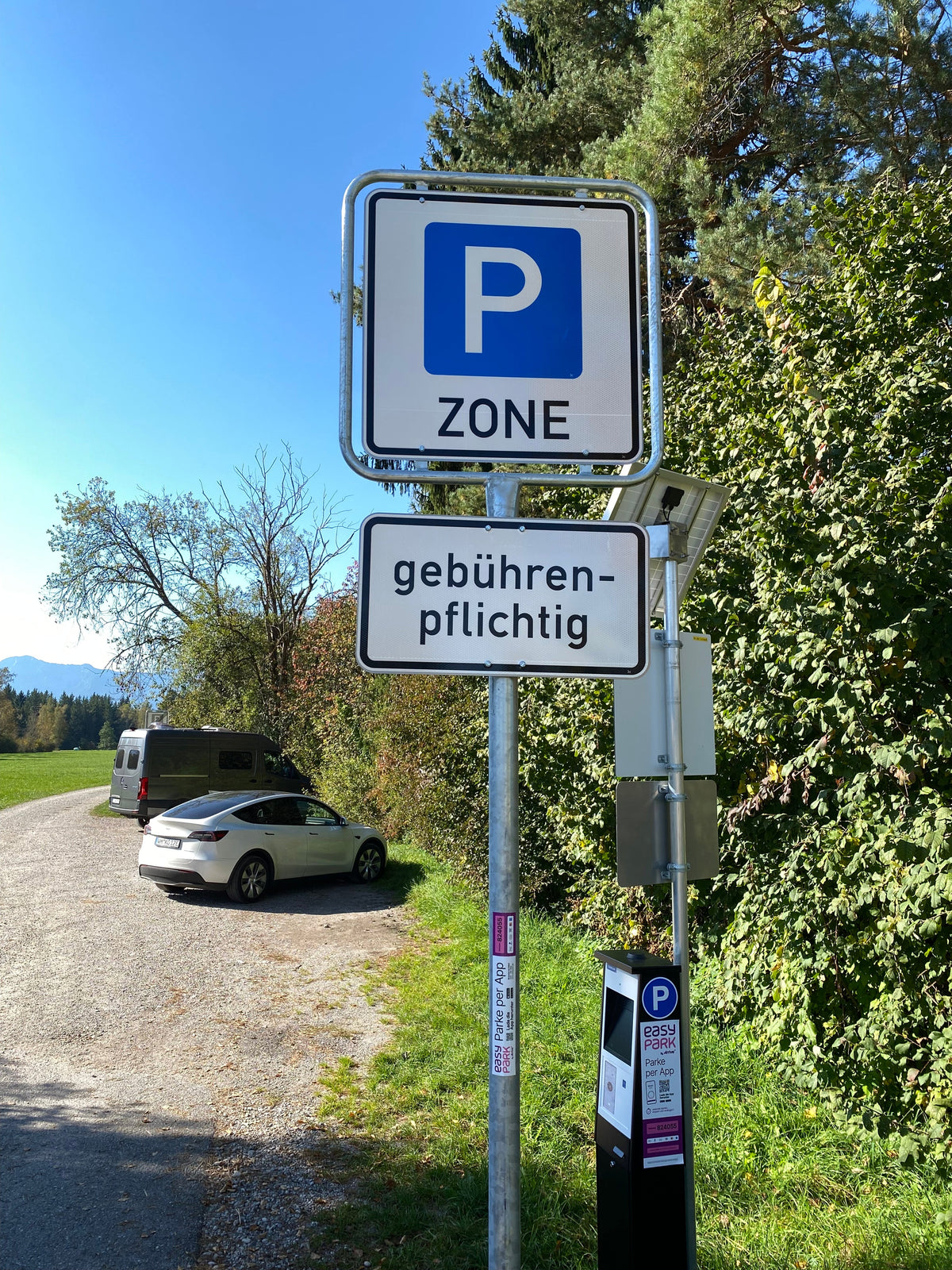 Parkscheinautomat P9 mit Solarversorgung und 10" Touchdisplay