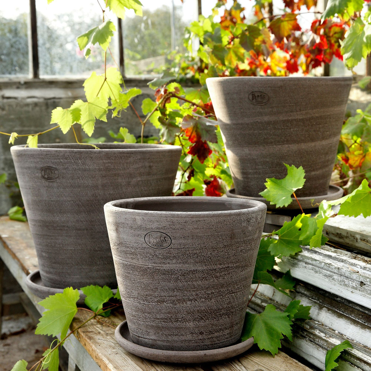 Julie Ø30 Planter & Saucer