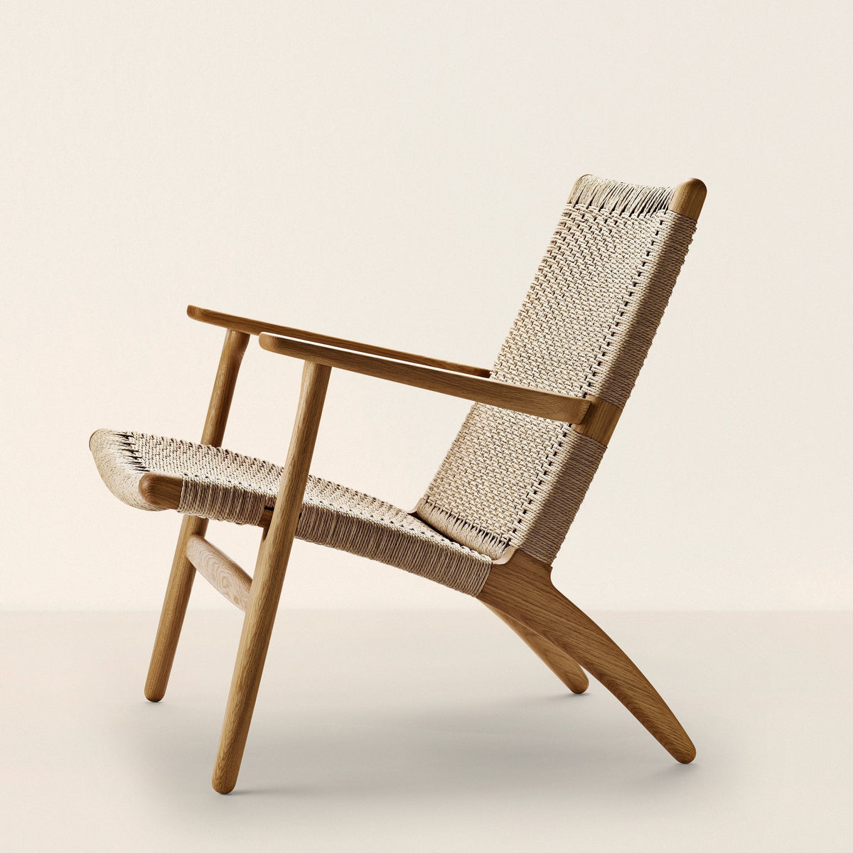 CH25 | Easy Chair - Oak Oil
