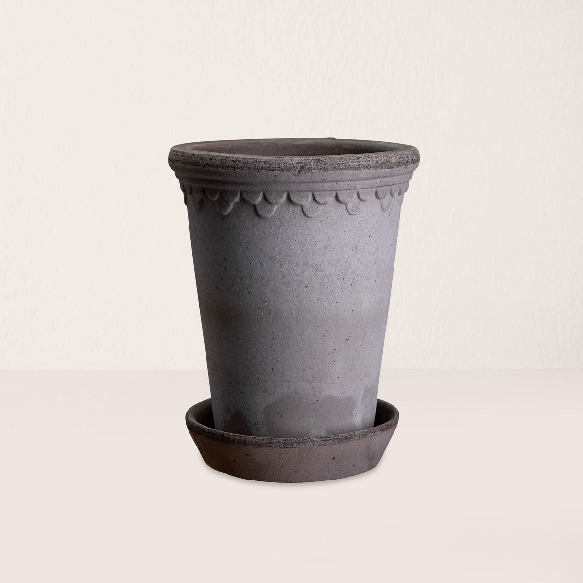 Copenhagen Ø14 Tall Planter & Saucer