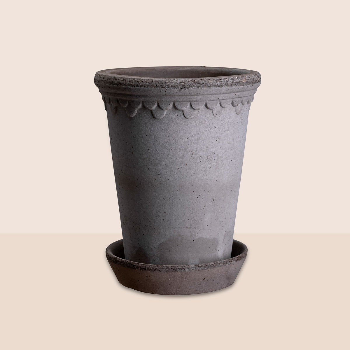 Copenhagen Ø18 Tall Planter & Saucer