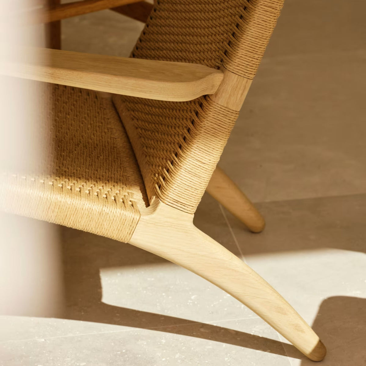 CH25 | Easy Chair - Oak Oil