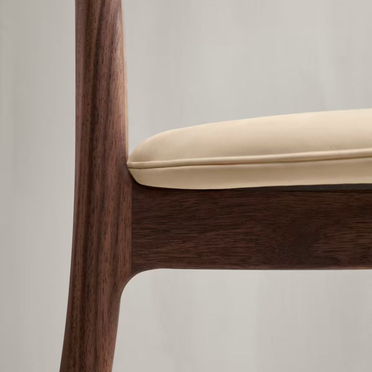 OW58 | T-Chair