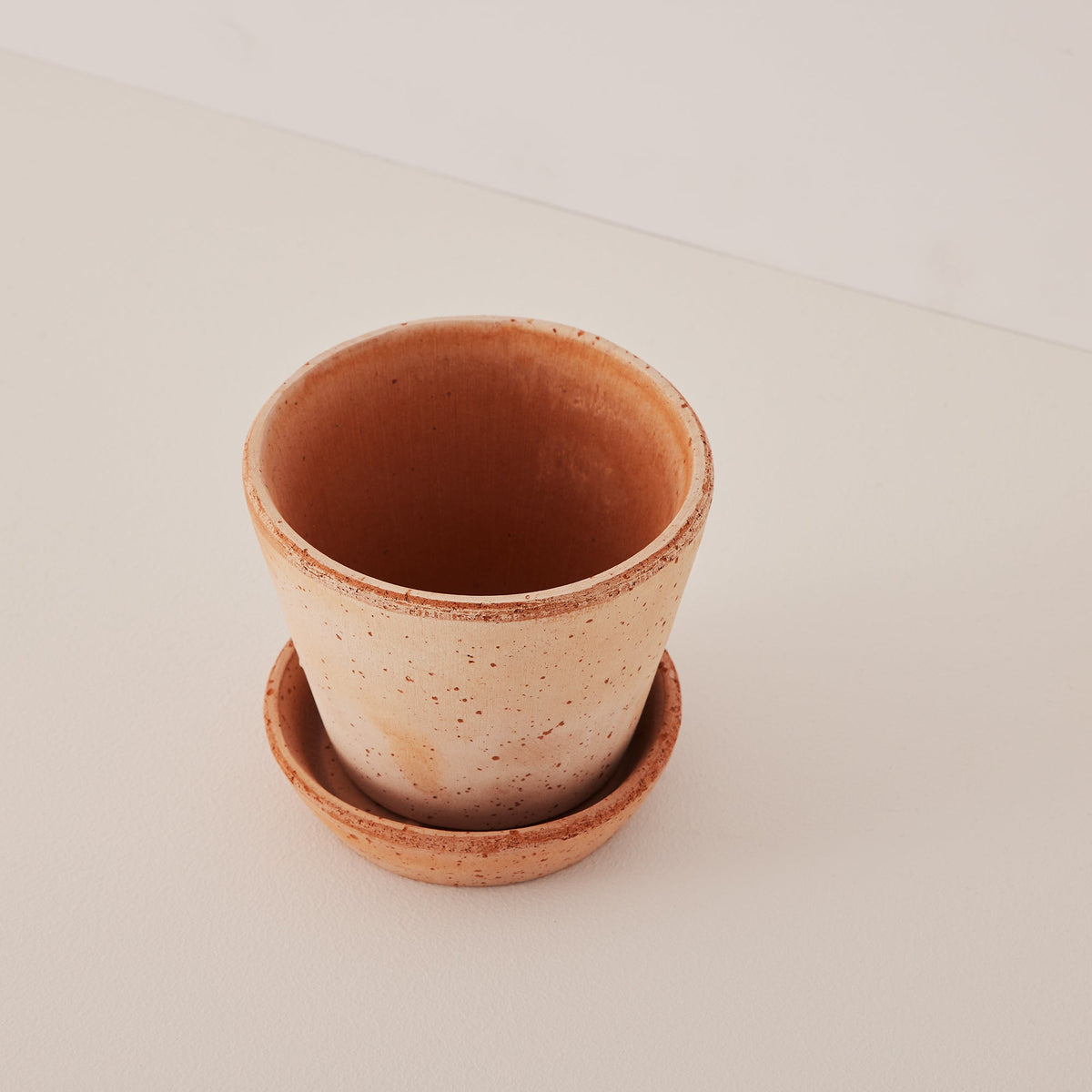 Julie Ø12 Planter & Saucer