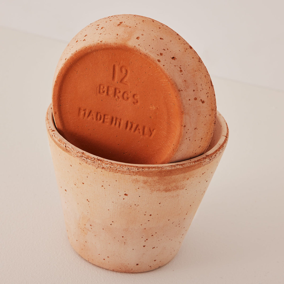 Julie Ø12 Planter & Saucer