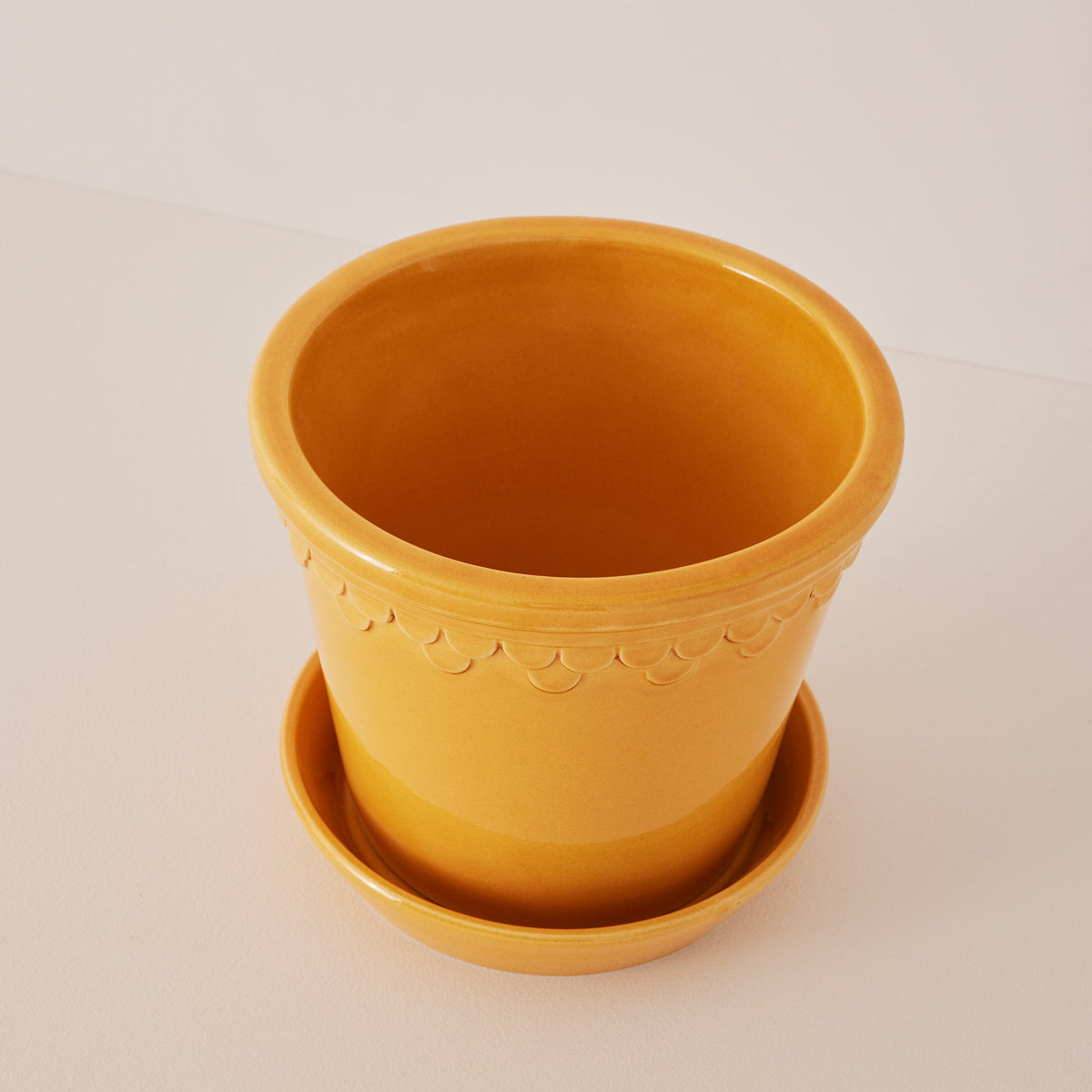 Copenhagen Ø18 Planter & Saucer