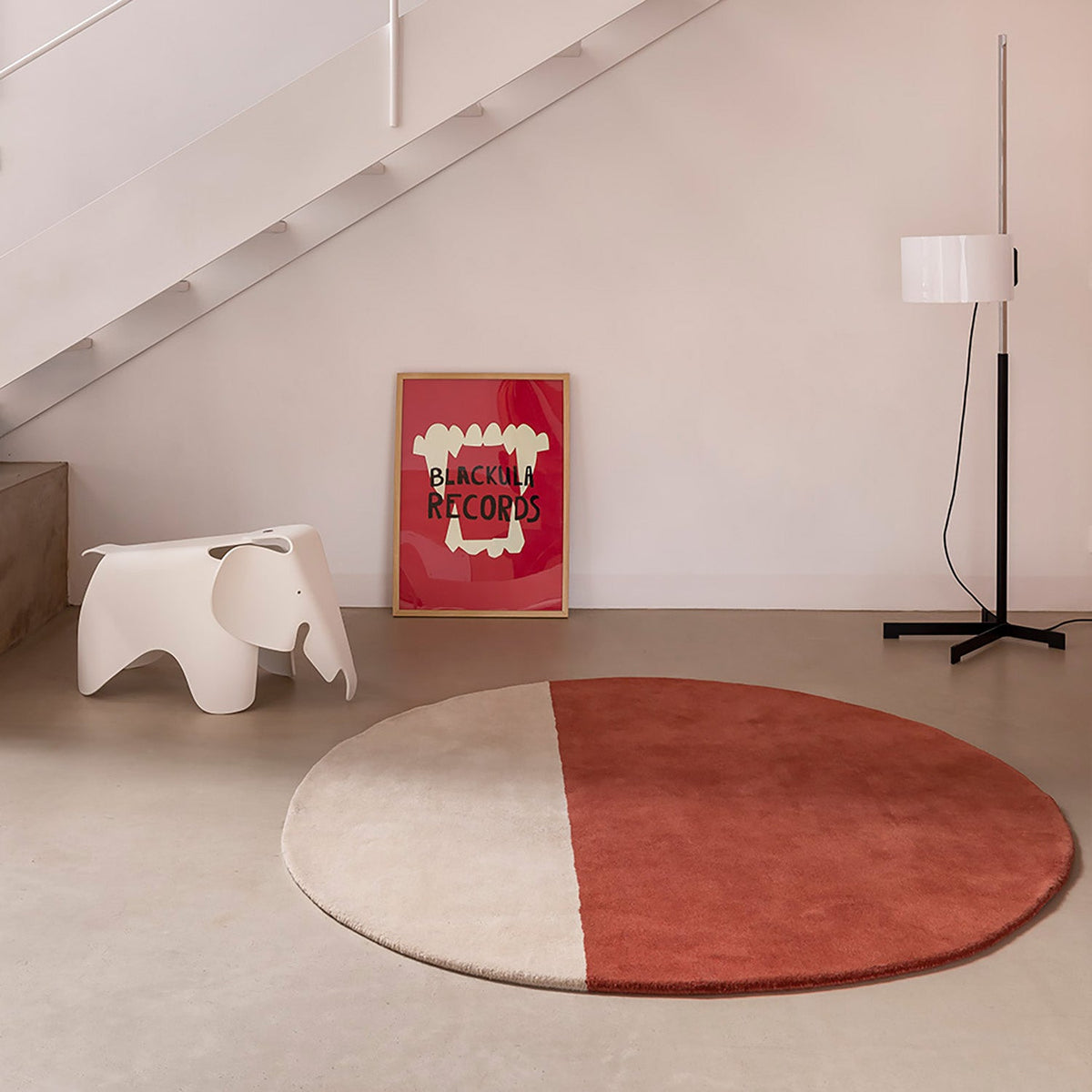 Pearl Round Rug