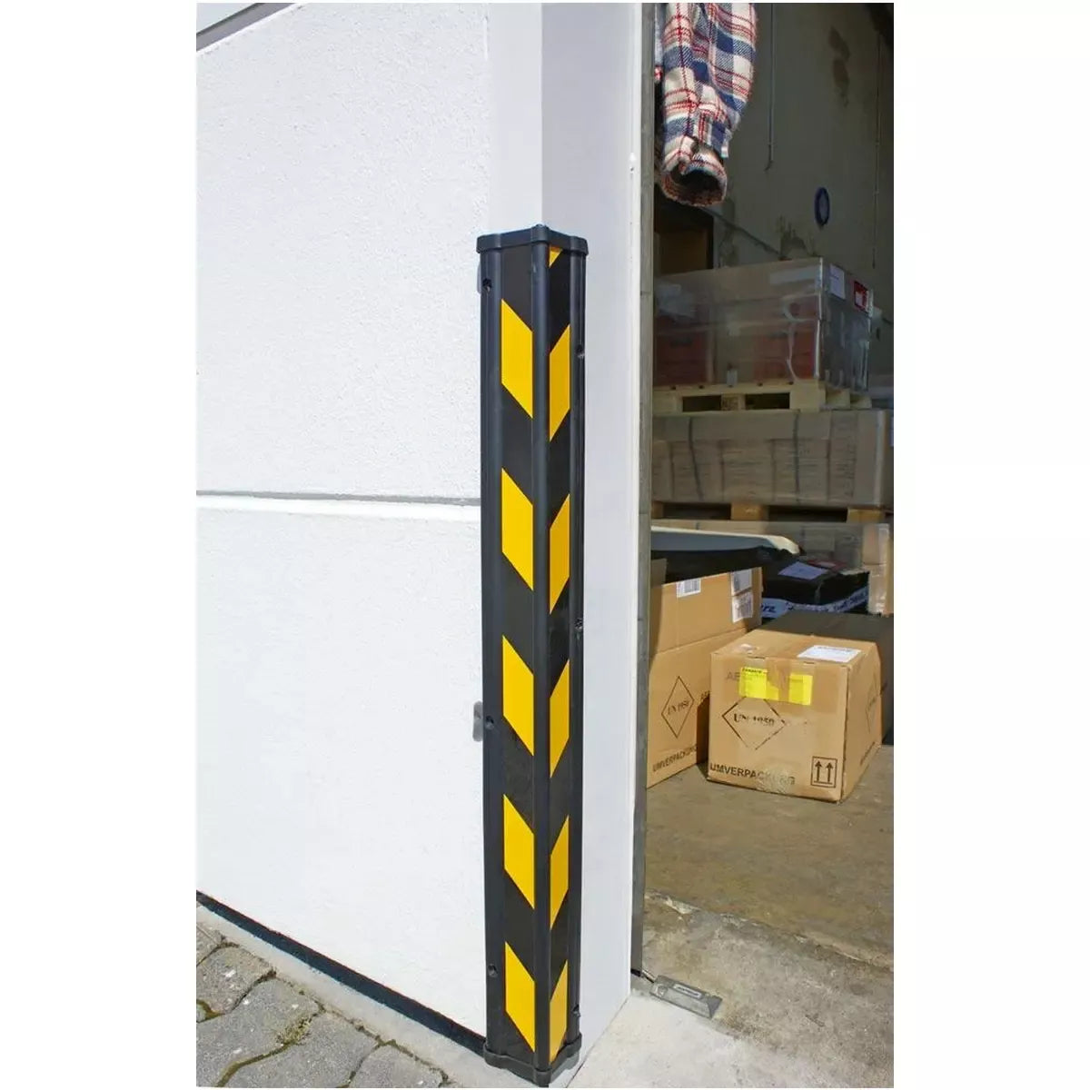 Kanten Warn/Schutzwinkel, Länge 900 mm, Seitenkante 84 mm, Stärke 14 mm, gelb schwarz gestreift, VE 2 Stück
