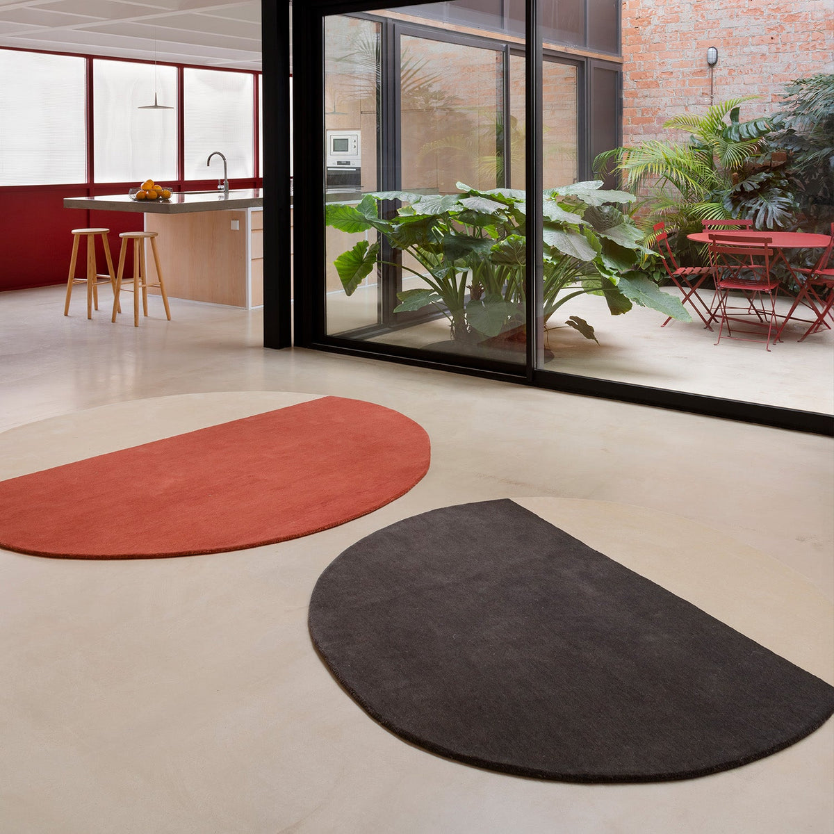 Pearl Round Rug
