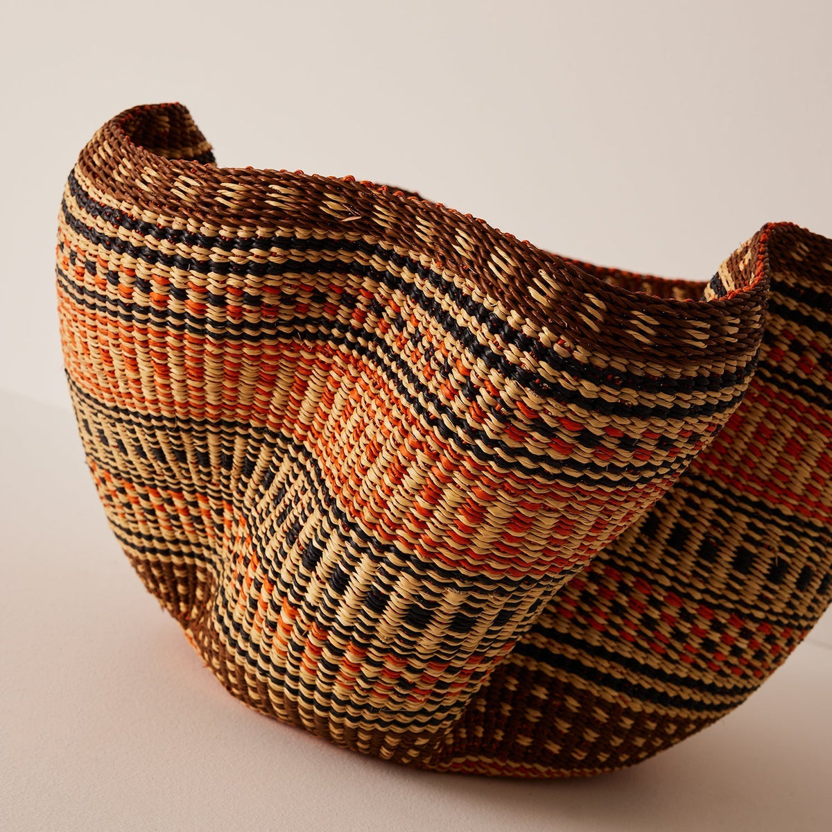 Pakurigo Wave Decor Basket