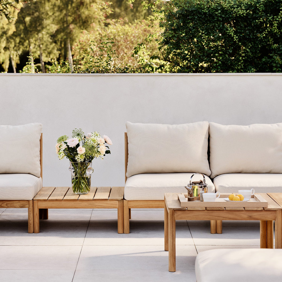 Tradition Lounge Table