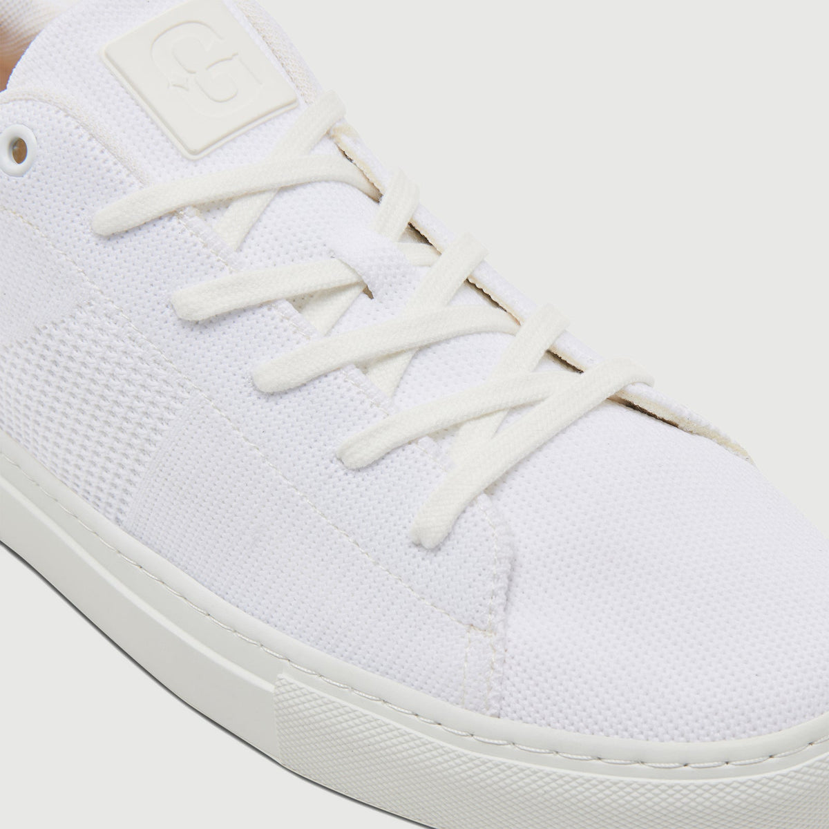 The Royale Knit 2.0 - White Navy