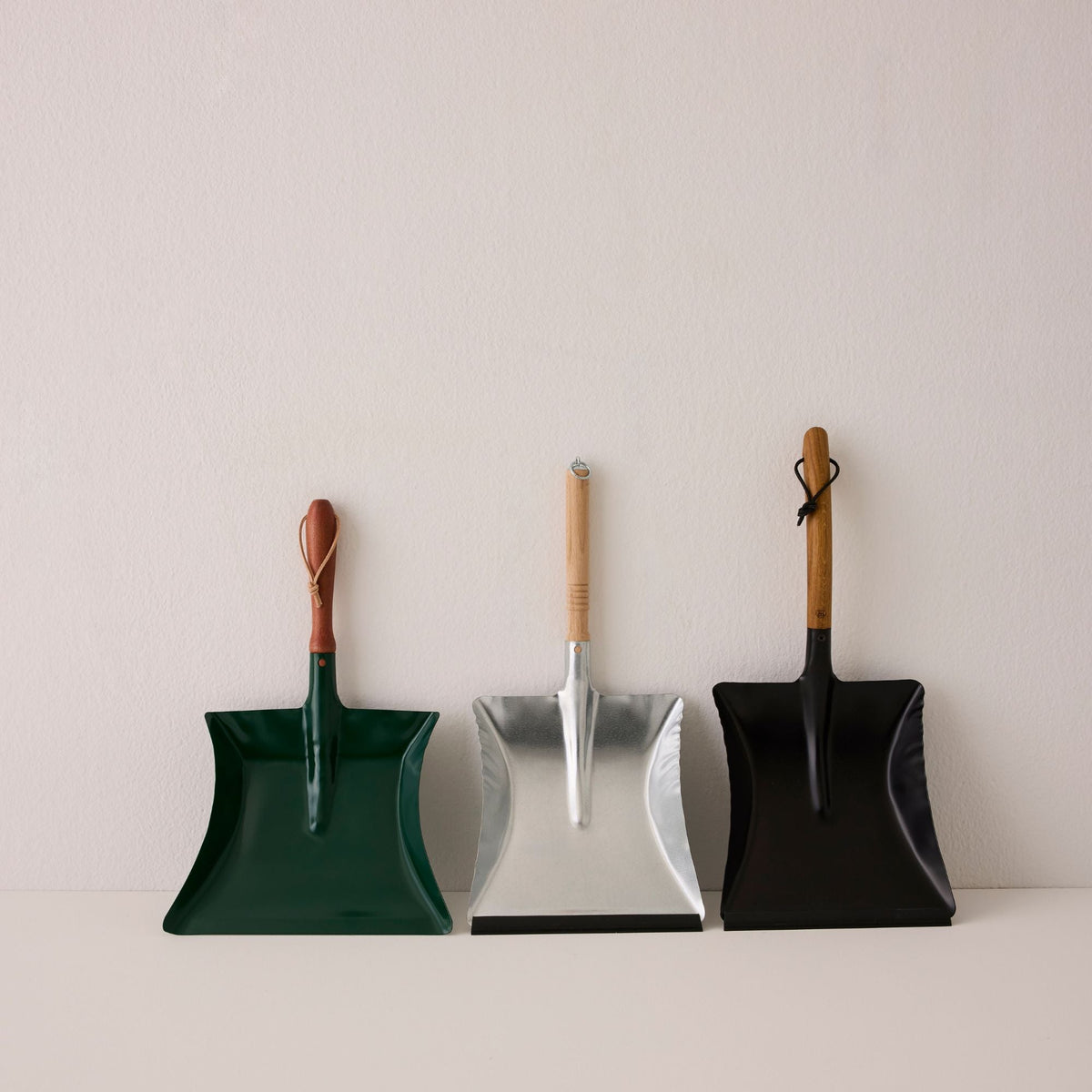 Oak Handle Dustpan