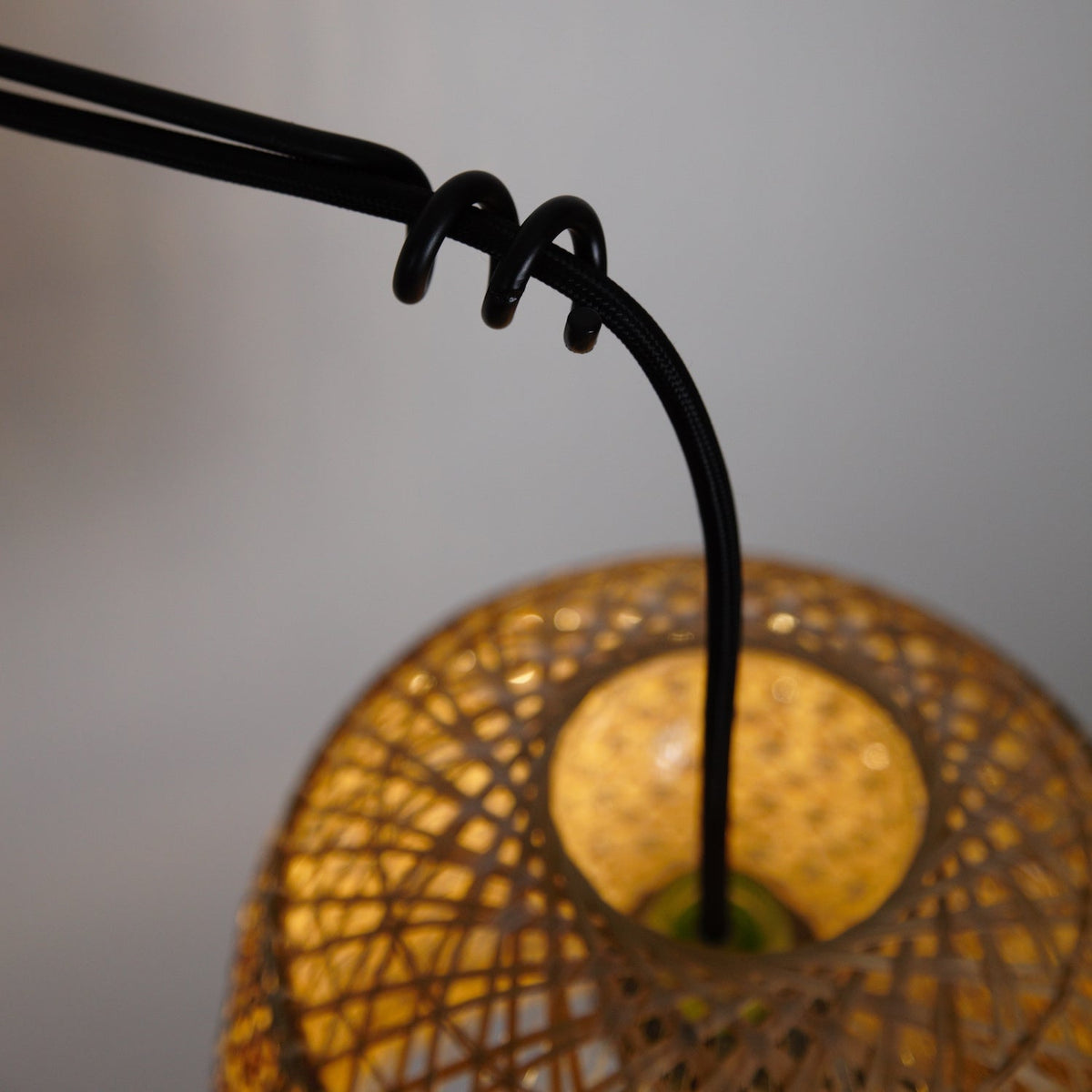 Pikul Wall Fixture